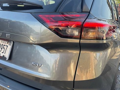 Used 2024 Nissan Rogue SV FWD image 13