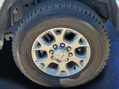 Used 2023 RAM 2500 Laramie AWD/4WD image 7