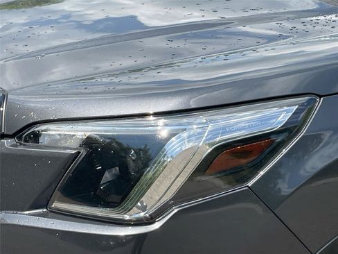 Used 2023 Subaru Forester Premium AWD/4WD image 6