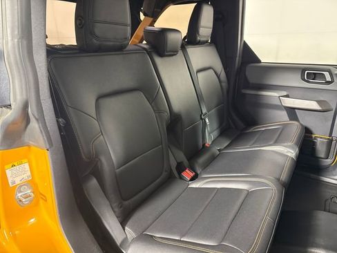 Used 2022 Ford Bronco Badlands w/ Sasquatch Package AWD/4WD image 18