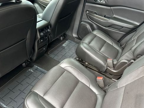 Used 2018 GMC Acadia SLT AWD/4WD image 4