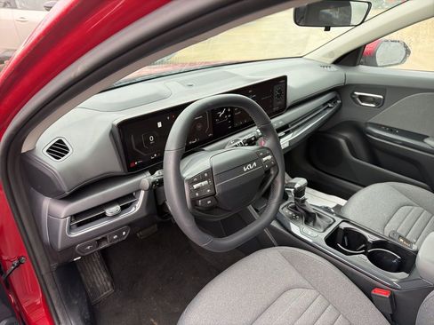 Used 2025 Kia K4 EX image 4