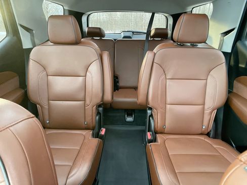 Used 2021 Chevrolet Traverse High Country image 24