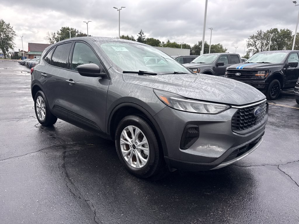 Used 2025 Ford Escape Active AWD/4WD image 4