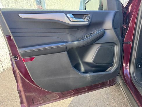 Certified 2021 Ford Escape SE image 12