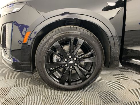 Used 2022 Cadillac XT6 Premium Luxury FWD image 12