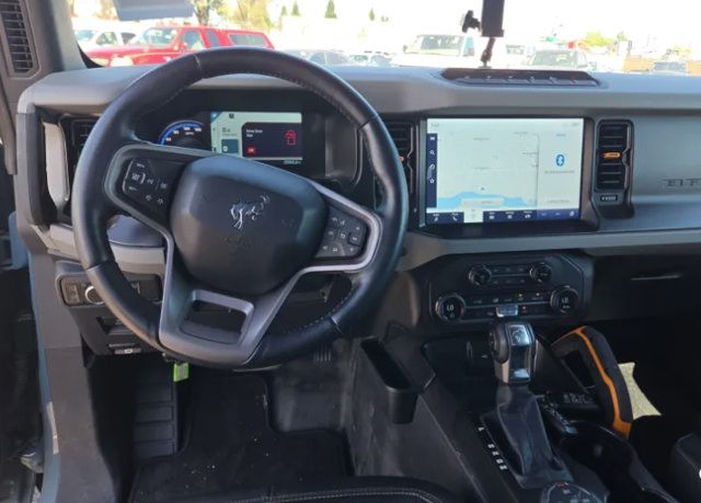 Used 2022 Ford Bronco Badlands w/ Sasquatch Package AWD/4WD image 7