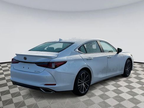 Used 2025 Lexus ES 350 Premium image 2