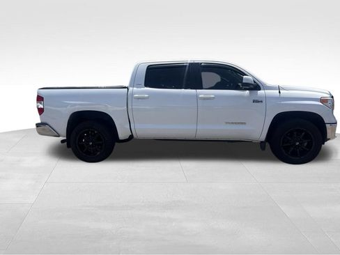 Used 2017 Toyota Tundra SR5 w/ SR5 Upgrade Package AWD/4WD image 11