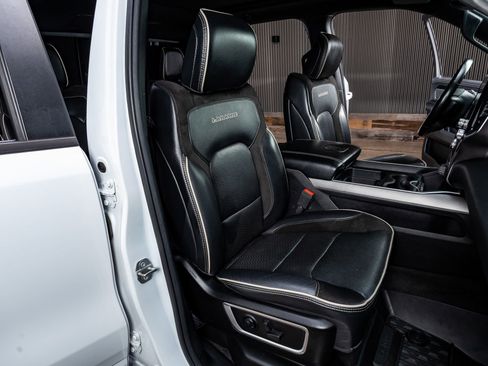 Used 2021 RAM 1500 Laramie w/ Night Edition image 32