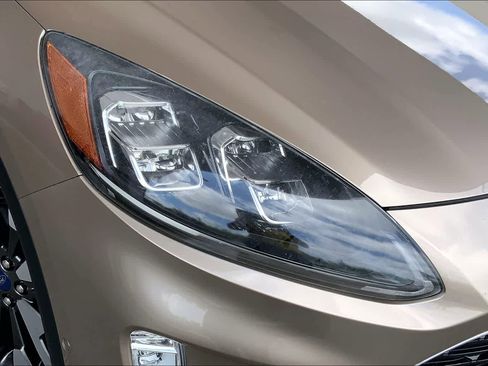 Used 2020 Ford Escape Titanium AWD/4WD image 29