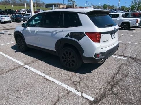 Used 2023 Honda Passport EX-L image 2