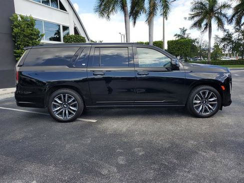 Certified 2022 Cadillac Escalade ESV Sport w/ Touring Package AWD/4WD image 25