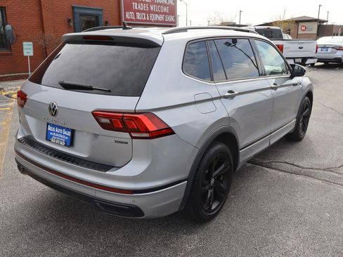 Used 2023 Volkswagen Tiguan SE R-Line image 8