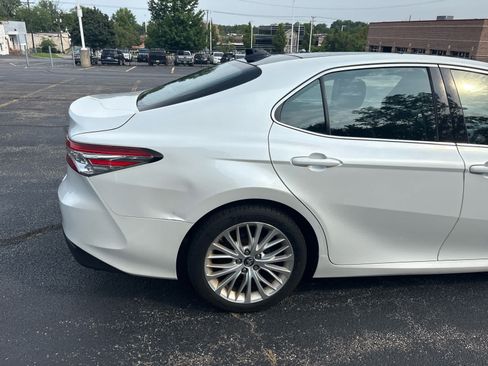 Used 2018 Toyota Camry XLE w/ Audio Package FWD image 15
