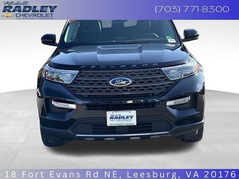 Used 2022 Ford Explorer XLT w/ Equipment Group 202A image 10