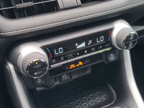 Used 2025 Toyota RAV4 XLE w/ Convenience Package FWD image 19
