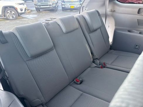 Used 2018 Toyota Highlander LE image 11