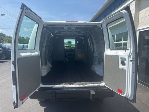 Used 2009 Ford E-250 and Econoline 250 image 12