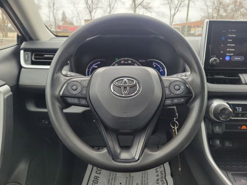 Used 2024 Toyota RAV4 LE AWD/4WD image 22