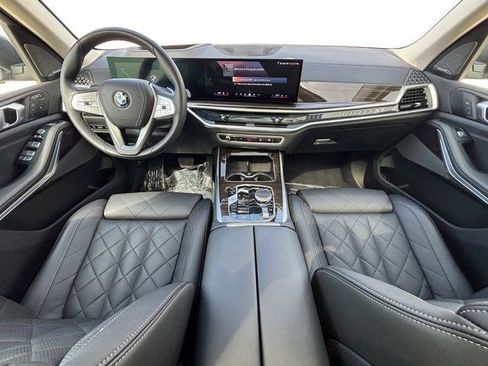 Used 2024 BMW X7 xDrive40i AWD/4WD image 13