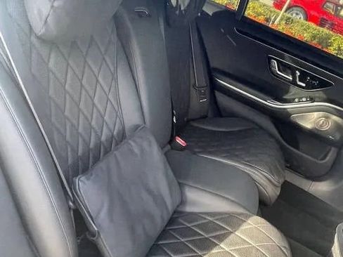 Used 2022 Mercedes-Benz S 580 4MATIC Sedan w/ Rear Seat Package image 15