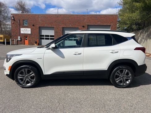 Certified 2023 Kia Seltos S image 2