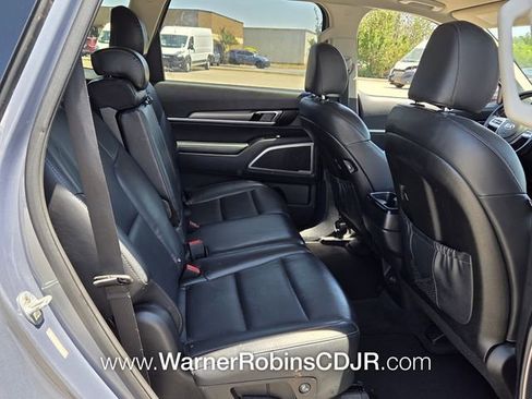 Used 2020 Kia Telluride LX FWD image 17