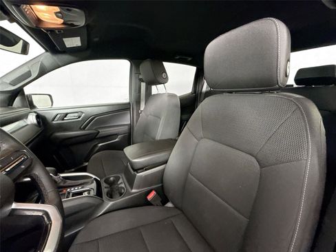 Used 2024 Chevrolet Colorado LT RWD image 3
