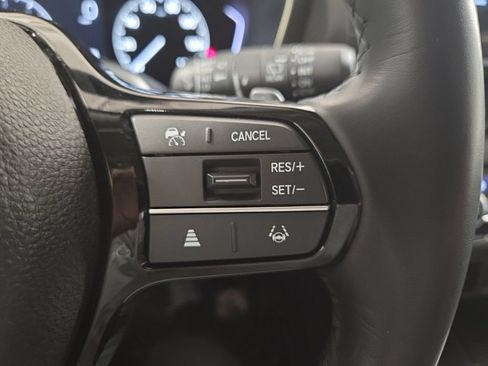 Used 2025 Honda Pilot Touring image 11