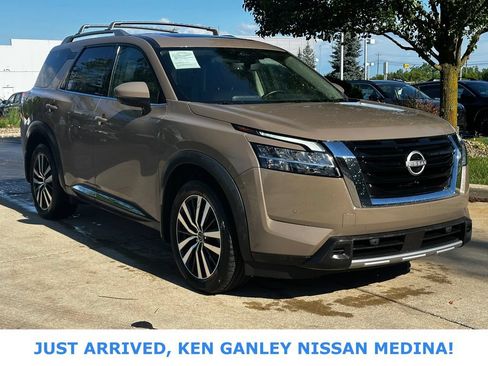 Certified 2024 Nissan Pathfinder Platinum w/ Cargo Package AWD/4WD image 1
