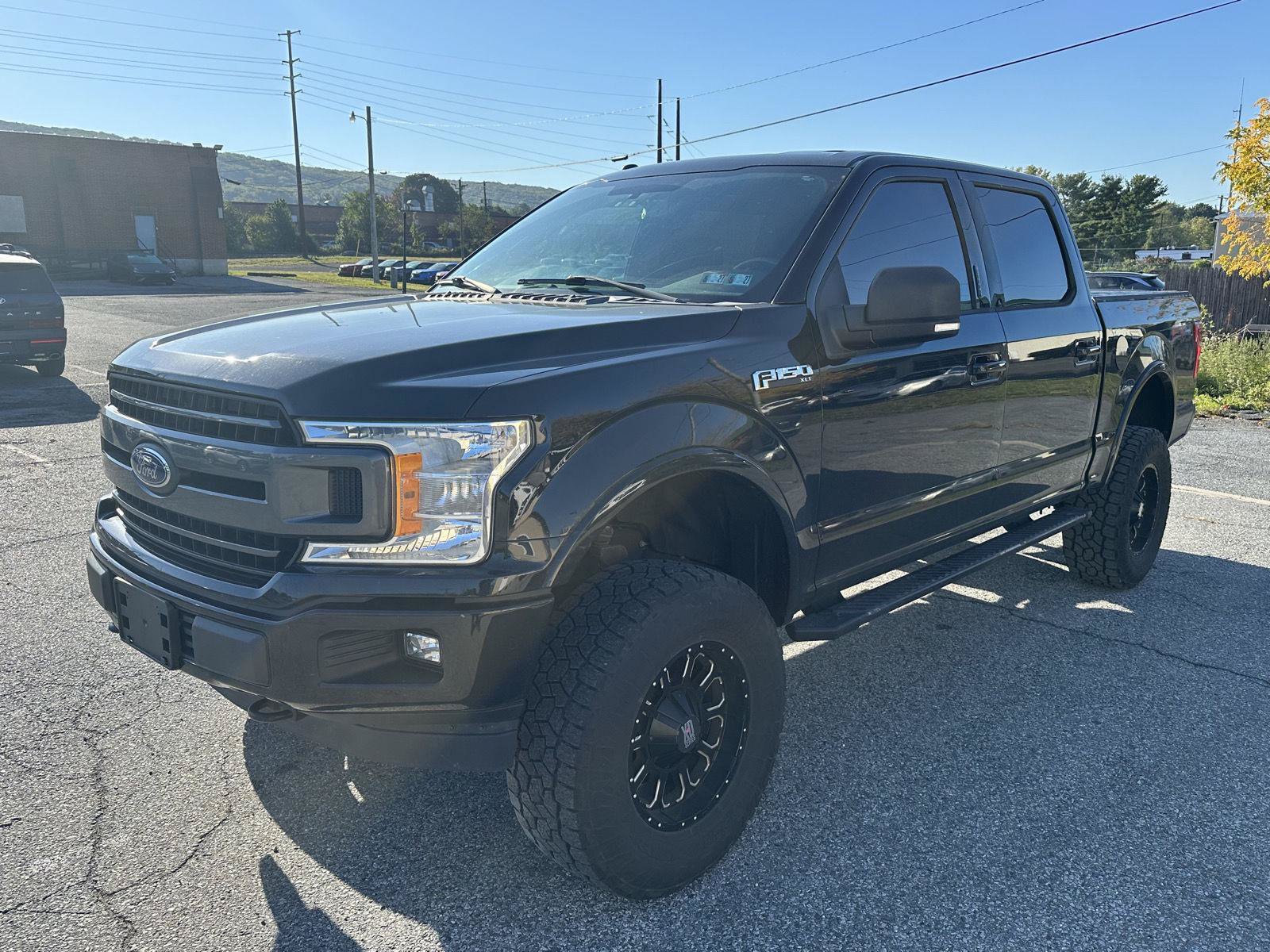 Used 2018 Ford F150 XLT w/ Equipment Group 302A Luxury AWD/4WD image 4