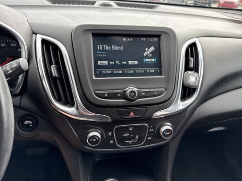 Used 2018 Chevrolet Equinox LT image 24