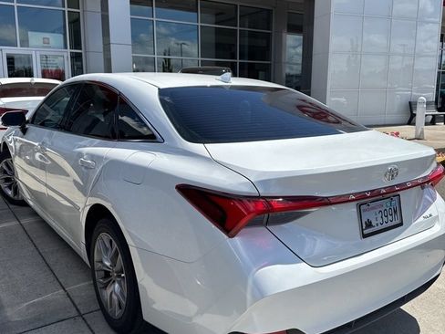 Certified 2021 Toyota Avalon XLE FWD image 4