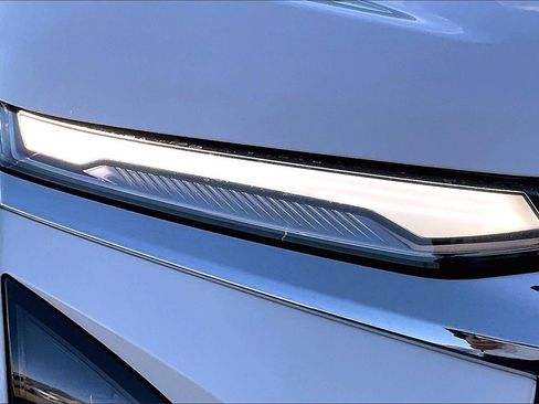 Used 2025 Chevrolet Equinox LT w/ Convenience Package II image 28