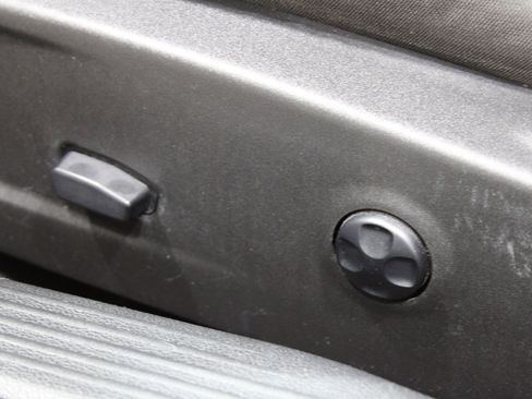 Used 2016 Dodge Challenger R/T image 4