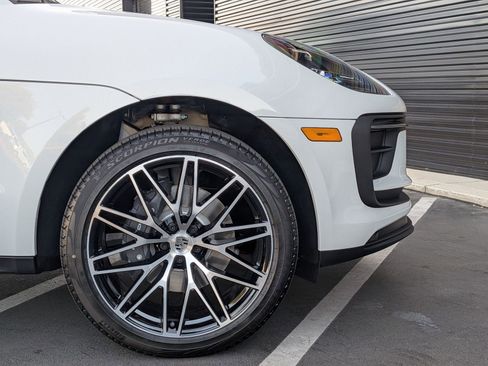 New 2026 Porsche Macan image 12