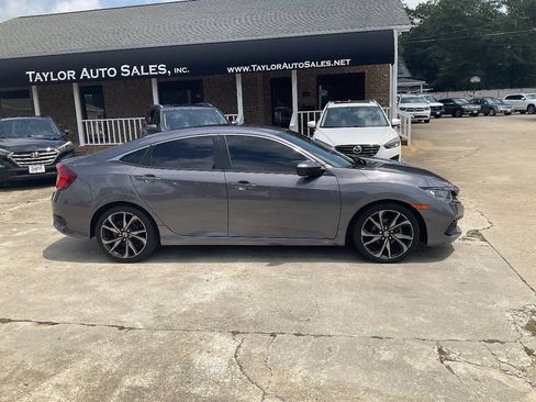 Used 2019 Honda Civic Sport image 2