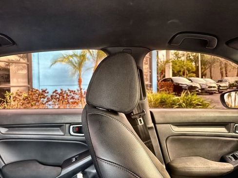 Used 2022 Honda Civic Sport image 11