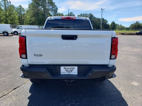 Used 2025 Chevrolet Colorado Trail Boss AWD/4WD image 8