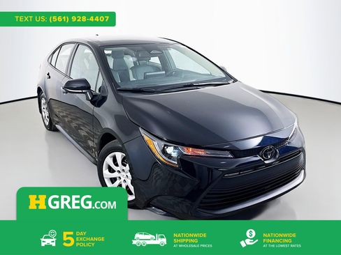 Used 2025 Toyota Corolla LE FWD image 1