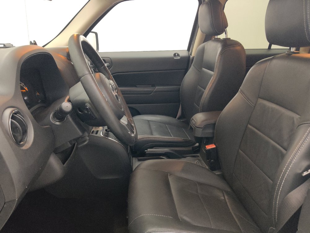 Used 2017 Jeep Patriot High Altitude FWD image 17