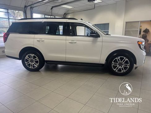 Certified 2025 Ford Expedition Active RWD image 10