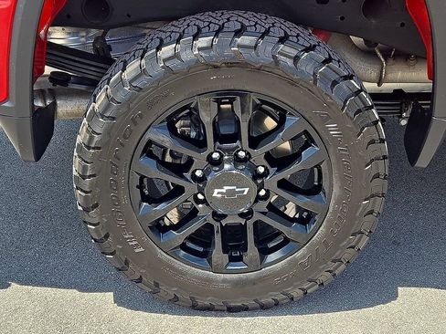 Used 2025 Chevrolet Silverado 2500 LT w/ Trail Boss Package AWD/4WD image 7