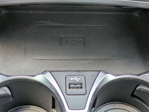 Used 2021 BMW 740i w/ M Sport Package image 23