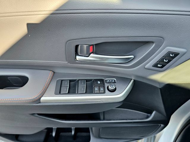Used 2024 Toyota Sienna XSE w/ XSE Premium Package FWD image 23