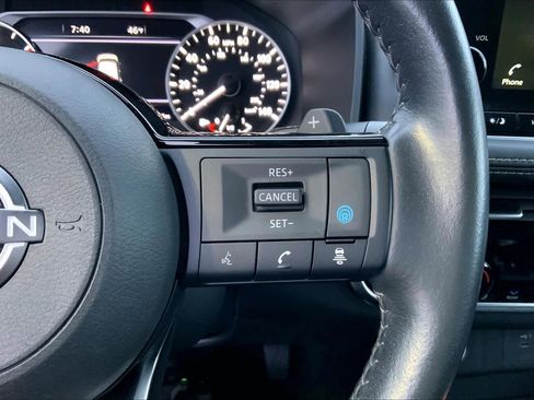 Used 2023 Nissan Rogue SL w/ SL Premium Package image 24