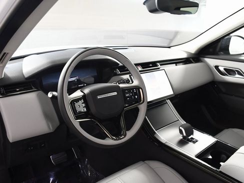Used 2025 Land Rover Range Rover Velar Dynamic SE image 12