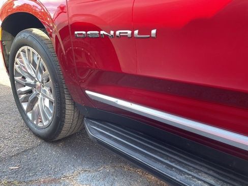 Used 2024 GMC Yukon Denali w/ Advanced Technology Package image 37