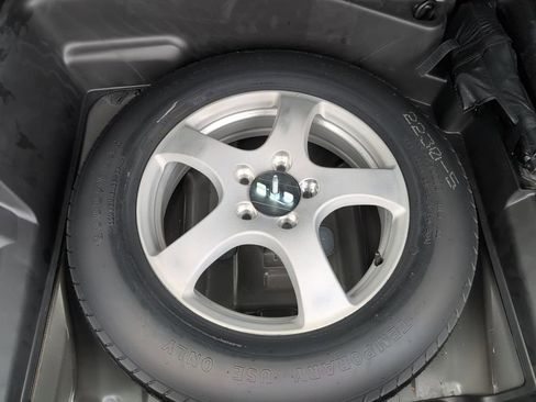 Used 2023 Jeep Grand Cherokee Limited w/ Luxury Tech Group II image 19